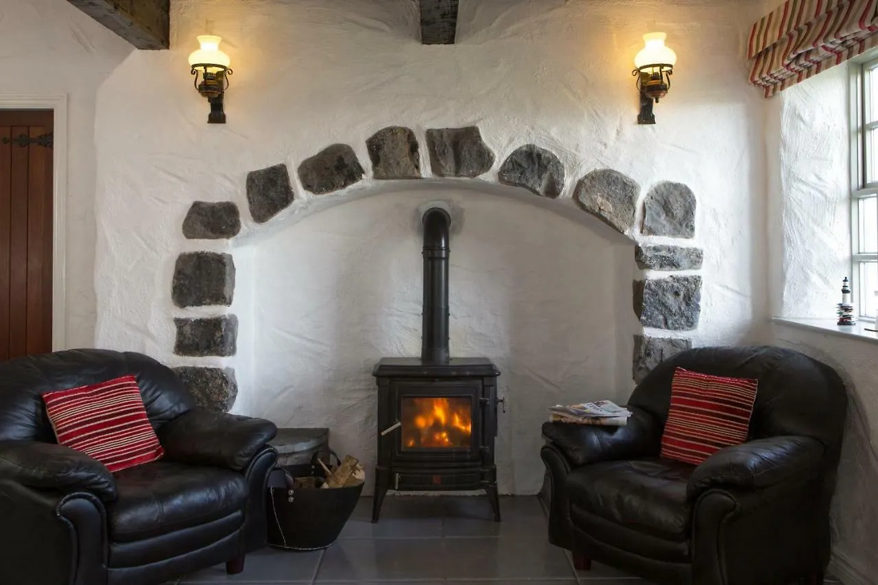 Dunguaire Thatched Cottages غالواي أيرلندا